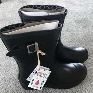 Women’s size 10 rain boots/Wellingtons